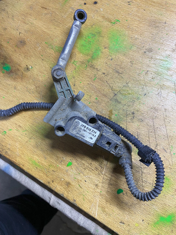 Senzor nivel xenon VW Touareg 7P cod 7P0616214