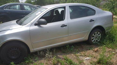 Senzor parcare fata Skoda Octavia 2010 berlina 1.9