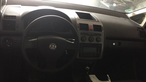 Senzor parcare spate VW Touran 2008 Facelift 1.9 tdi