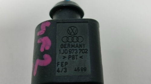 Senzor temperatura exterioara Volkswagen Golf 1J 2002 1.9 TDI 110 kw 8Z0820535 OEM 8Z0820535