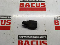 Senzor temperatura exterioara VW Golf 6 cod: 8z0820533