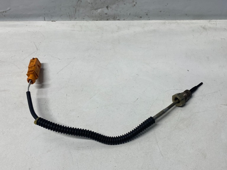 Senzor temperatura gaze Audi A4 A5 A6 A7 A8 Q5 2008-2012 cod 8K0906088A