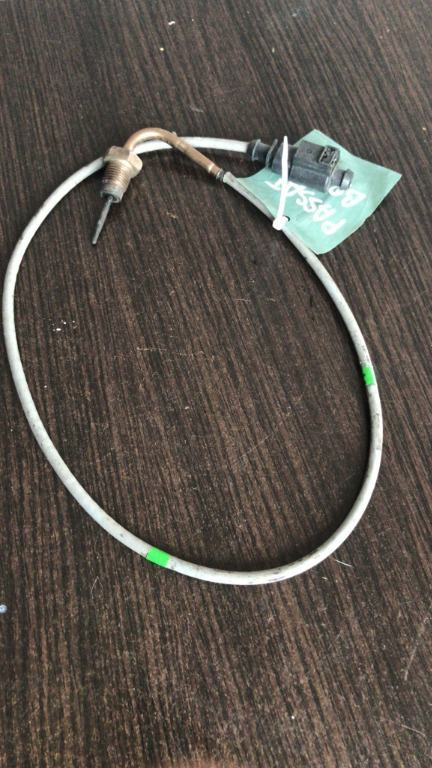 Senzor temperatura gaze VW Passat B8 cod 04l906088