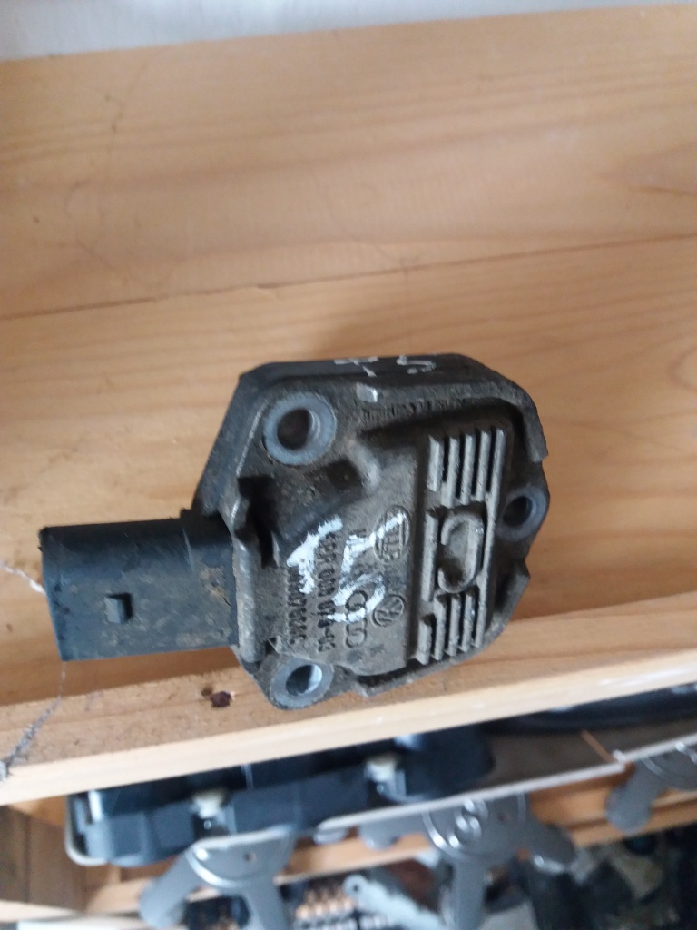 Senzor ulei vw t5 2.5 axd