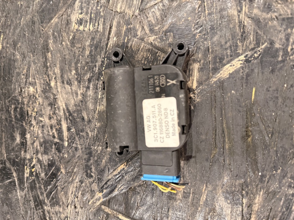 Servomotor Actuator Clapete Climatizare VW Passat B6 - Cod 3C1 907 511 A Denso - imagine 1