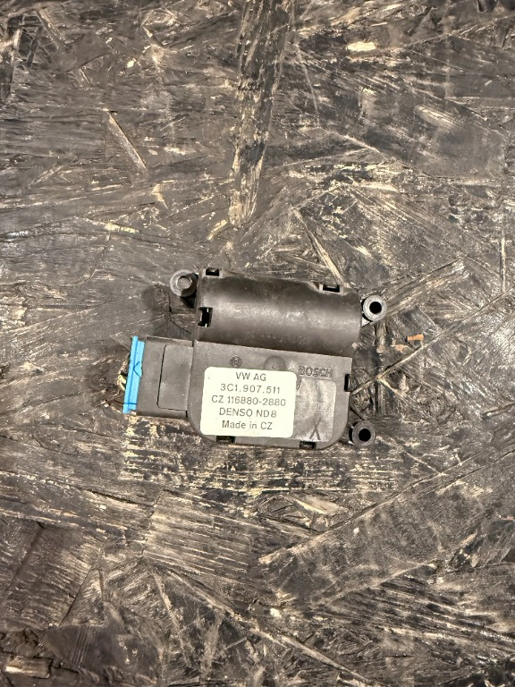 Servomotor Stellmotor Clapete Climatizare Bosch VW Passat B6 - Cod 3C1.907.511 Made in CZ - imagine 1