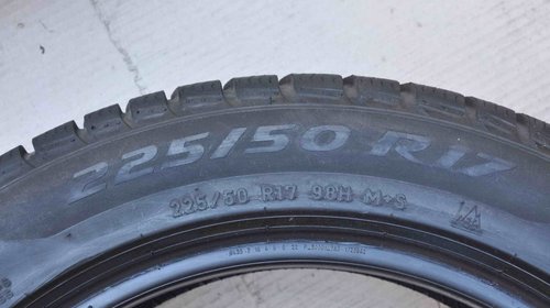 Set 2 Anvelope Iarna 17 inch Pirelli Sottozero 3 Winter 225/50 R17