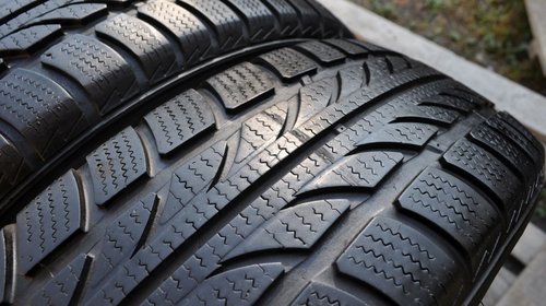 SET 2 Anvelope Iarna 185/65 R15 HANKOOK ICEBEAR W440 88T