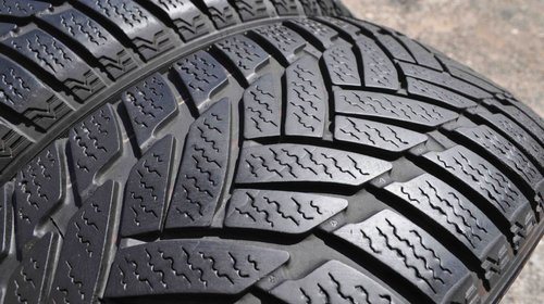 SET 2 Anvelope Iarna 205/55 R16 DUNLOP SP WINTER SPORT M3 91H - Runflat