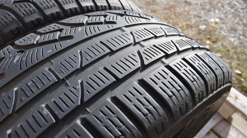 SET 2 Anvelope Iarna 215/55 R16 PIRELLI SOTTOZERO WINTER II 93H