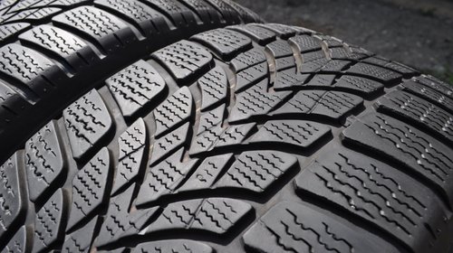 SET 2 Anvelope Iarna 225/50 R17 DUNLOP SP WINTER SPORT 4D DSST 94H - RUNFLAT