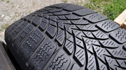 SET 2 Anvelope Iarna 225/50 R17 DUNLOP SP WINTER SPORT 4D DSST 94H - RUNFLAT