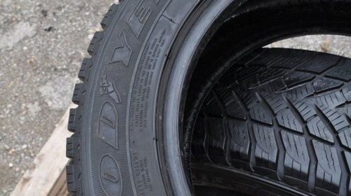 SET 2 Anvelope Iarna 235/55 R17 GOODYEAR ULTRAGRIP WRANGLER 103V