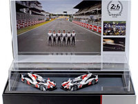 Set 2 Machete Oe Toyota Gazoo Racing TS050 #8 &amp; 7 Le Mans 2019 1-2 Finish Podium Set 1:43 Ediție Limitată TY14143JWM