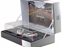 Set 2 Machete Oe Toyota Gazoo Racing TS050 #8 &amp; 7 Le Mans 2019 1-2 Finish Podium Set 1:43 Ediție Limitată TY14143JWM