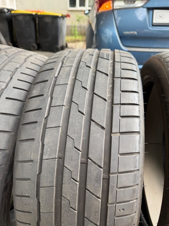 Set 4 anvelope Hankook iON EVO 235 40 R1