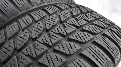 SET 4 Anvelope Iarna 205/55 R16 BRIDGESTONE BLIZZAK LM25 91H - Runflat