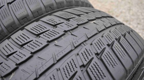 SET 4 Anvelope Iarna 205/60 R16 FALKEN HS449 EUROWINTER 96H