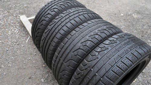 SET 4 Anvelope Iarna 205/60 R16 PIRELLI SOTTOZERO WINTER 210 96H