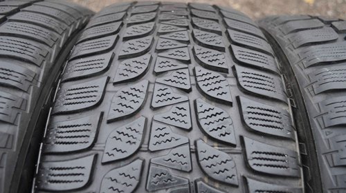 SET 4 Anvelope Iarna 215/50 R17 BRIDGESTONE BLIZZAK LM25 91H