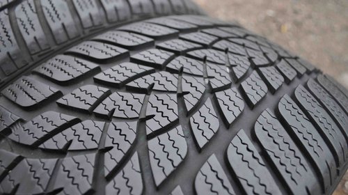 SET 4 Anvelope Iarna 225/40 R18 GOODYEAR ULTRAGRIP PERFORMANCE 2 92V