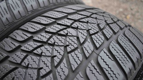 SET 4 Anvelope Iarna 225/40 R18 GOODYEAR ULTRAGRIP PERFORMANCE 2 92V