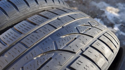 SET 4 Anvelope Iarna 225/50 R17 HANKOOK WINTER ICEPT EVO 98H