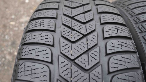 SET 4 Anvelope Iarna 225/55 R17 PIRELLI SOTTOZERO 3 WINTER 97H