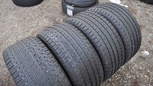 SET 4 Anvelope Iarna 245/45 R17 KUMHO IZEN KW 27 Asymetric 99V