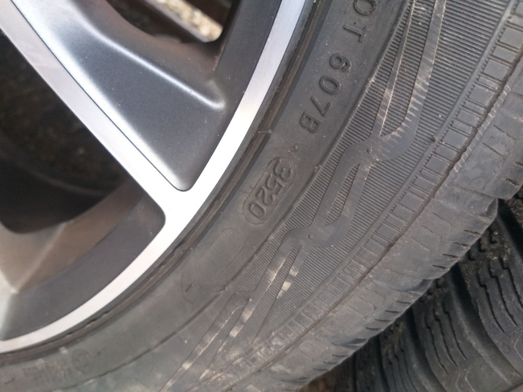 Set 4 Anvelope Iarna Nokian WR A4 255 40
