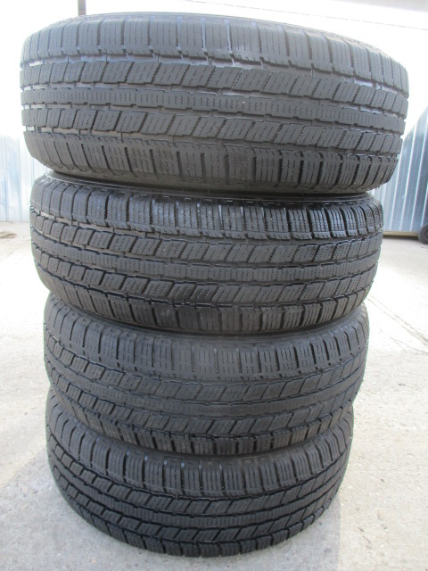 SET 4 ANVELOPE R16 TRACMAX ICE-PLUS S110