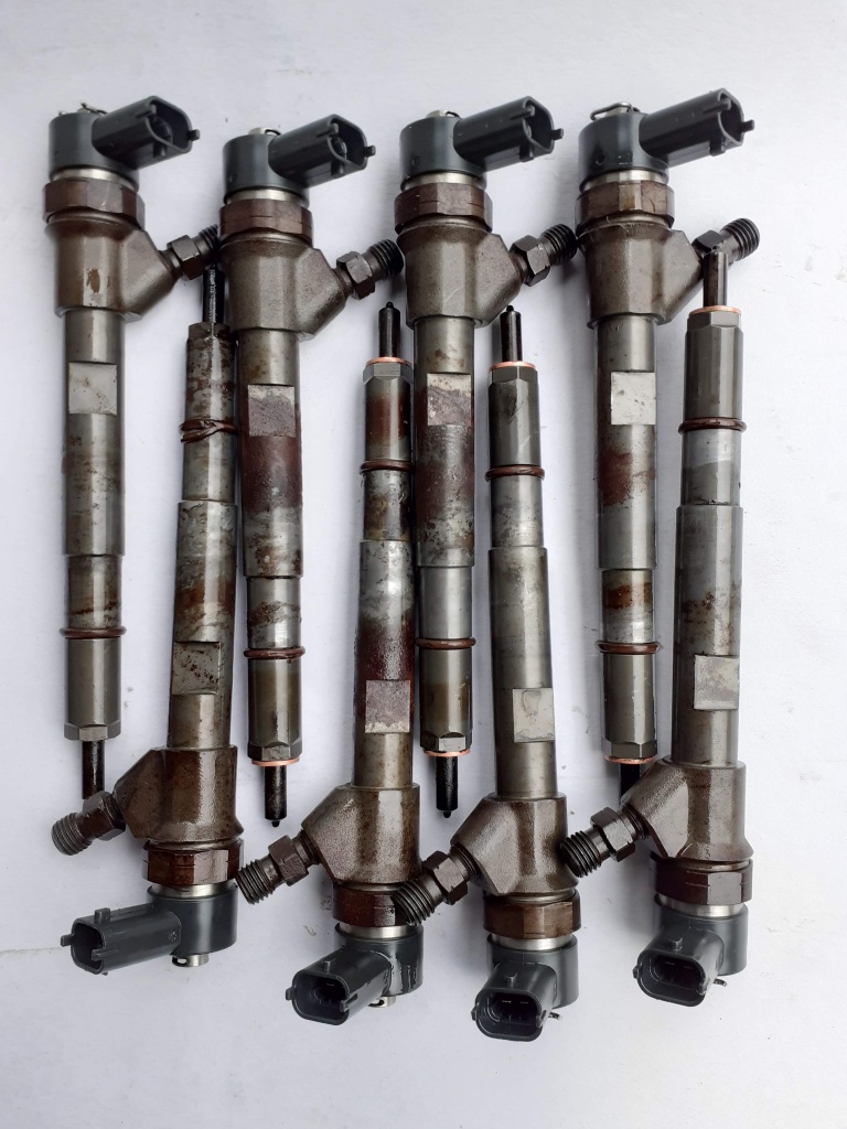 Set 4 bucati Injectoare Jeep Cherokee 2.