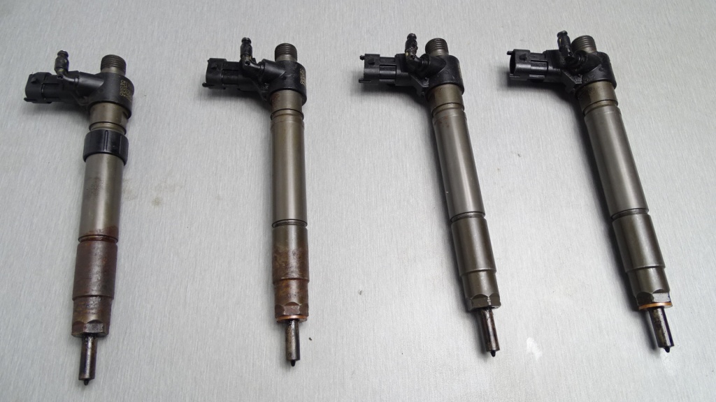 Set 4 injectoare Fomoco Range Rover Evoque 2.2 TD4 LR022335 din dezmembrari / dezmembrez piese