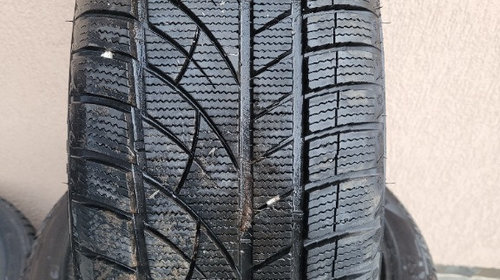 Set anvelope Iarna 235/55R18 Evergreen EW66