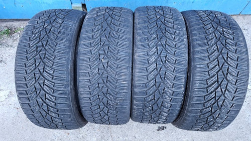 Set anvelope iarna Toyo Tyres 225 40 19