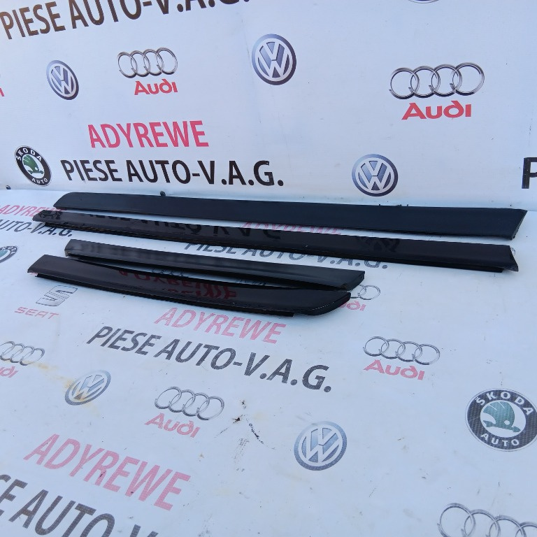 Moldura Puerta Inferior Izquierda Delantera Original Audi RS4 B7 - Ref. 8E0853959 7DL, Nueva