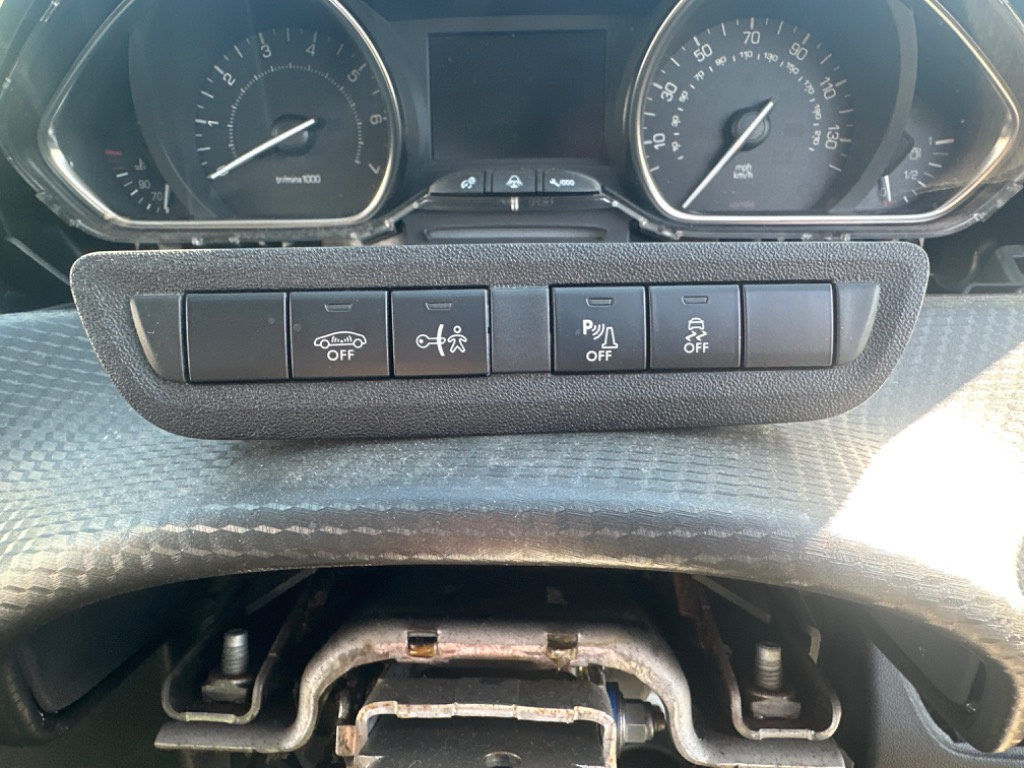 Set Butoane ESP / Senzori Parcare / Child Look Peugeot 2008