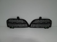 Set grile stanga + dreapta bara fata Vw Touareg An 2007 2008 2009 2010 cod 7L6853666B / 7L6853669B