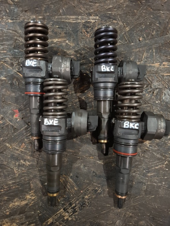 Set injectoare 1.9 tdi BXE BKC 105cp 038130073F - imagine 1