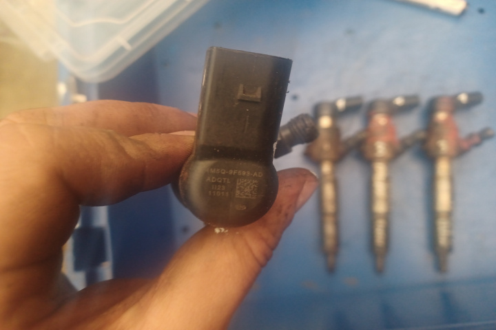 Set injectoare 4M5Q9F593AD 4M5Q-9F593-AD