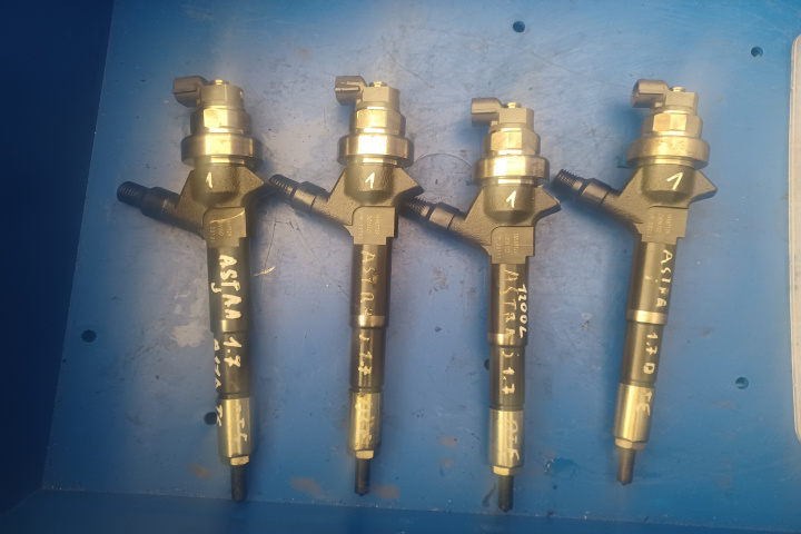 Set injectoare 55567729 A17DTS 1.7 CDTI MX1253 Opel Astra J [2009 - 2012]