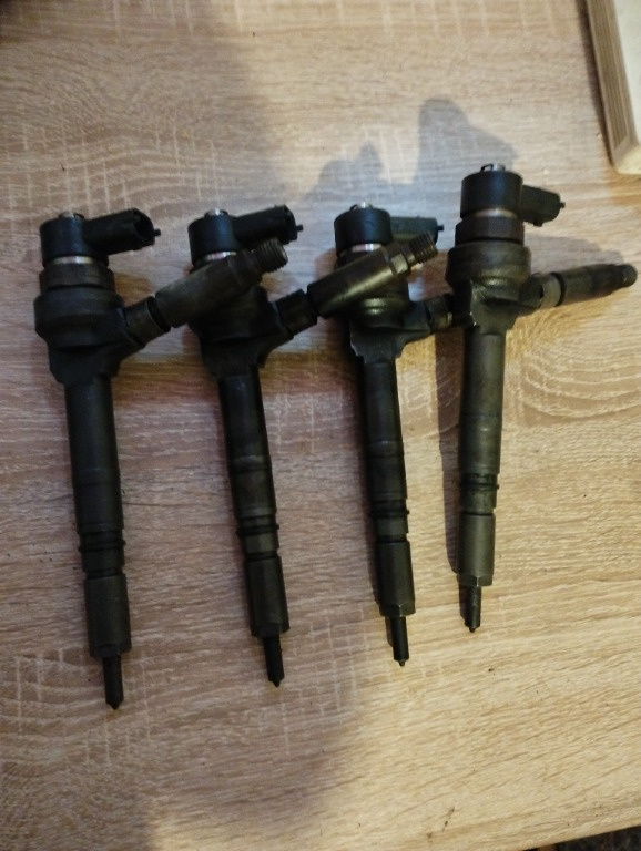 Set Injectoare Opel Astra H 1.7 CDTI COD:0445110 1