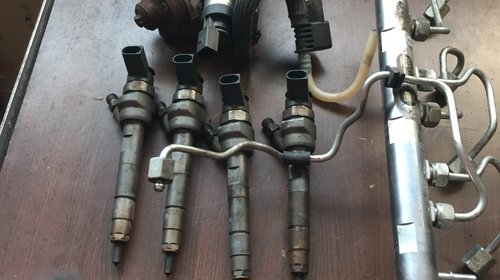 Set injectoare+pompa+Rampa bmw 2.0 diesel eur