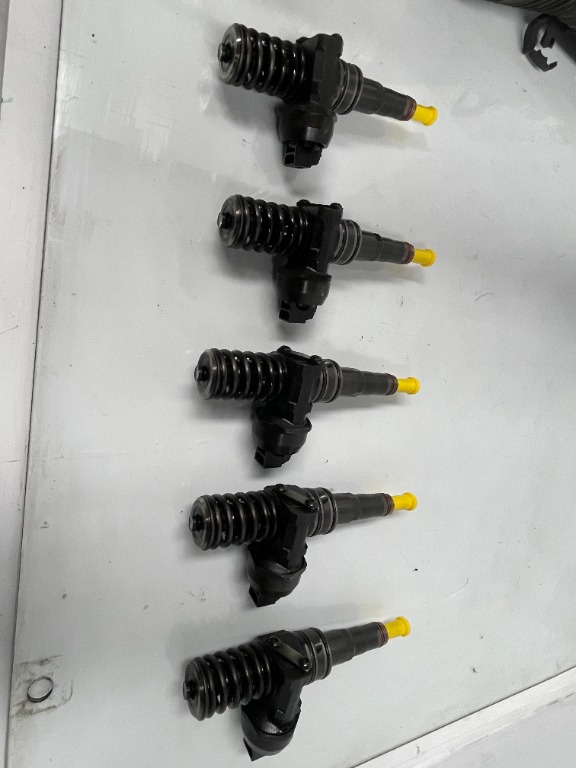 Set injectoare VW T5 2,5 BPC Cod BPT 63049