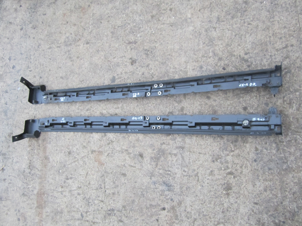 SET ORNAMENT PLASTIC / PRAG STANGA - DREAPTA MAZDA CX-7 4x4 FAB