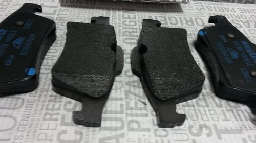 Set placute frana spate Renault Laguna 3 ORIGINALE 440601689R