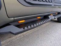 SET PRAGURI METAL Toyota Hilux Dakar Side Step Black V2 Led 2015 și mai târziu - NOU