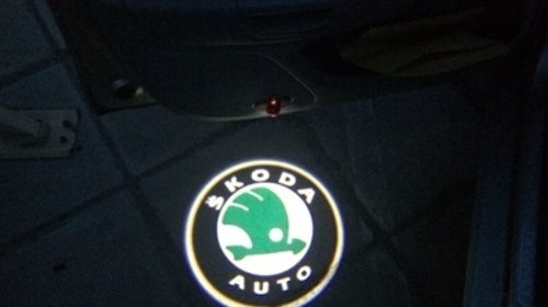 SET PROIECTOARE LOGO SKODA ,FARA GAURA IN USA!