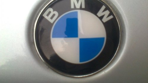 Sigla capota (emblema) BMW + orice marca