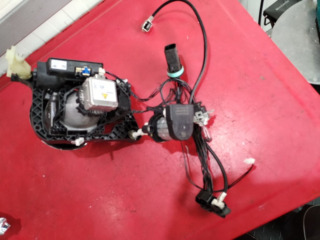 Sistem complet xenon cornering adaptiv f